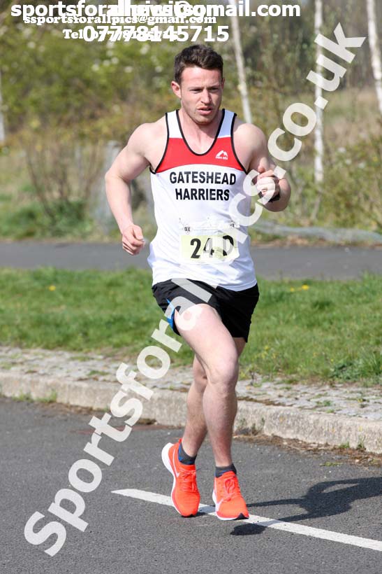Senior mens 2019 Elswick Harirers Good Friday Road Relay, Newburn, Newcastle. Photo:  David T. Hewitson/Sports for All Pics